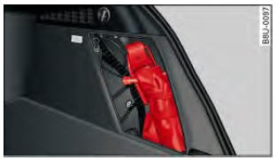 Audi Q3. Abb. 183 Rechte Seitenverkleidung im Gepäckraum: Bordwerkzeugtasche