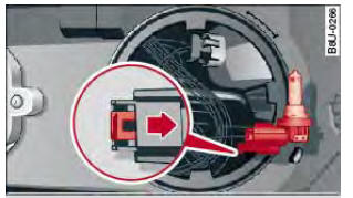 Audi Q3. Abb. 213 Stecker mit Glühlampe: Verriegelung