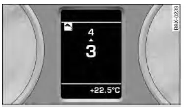 Audi Q3. Abb. 15 Kombiinstrument: erweiterte Schaltanzeige bei Fahrzeugen mit einfarbigem Display